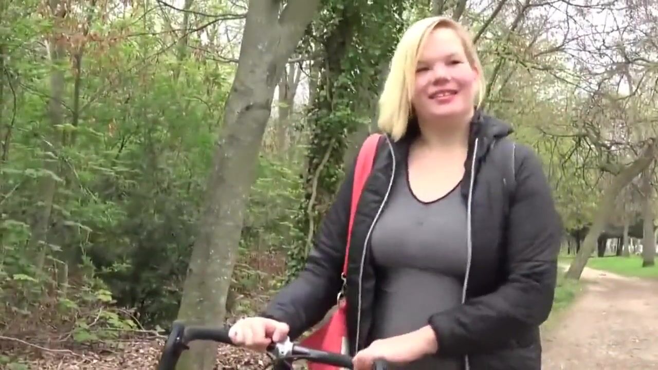Ugly Wife with Big Boobs used Hard by Stranger at the Park watch online pic