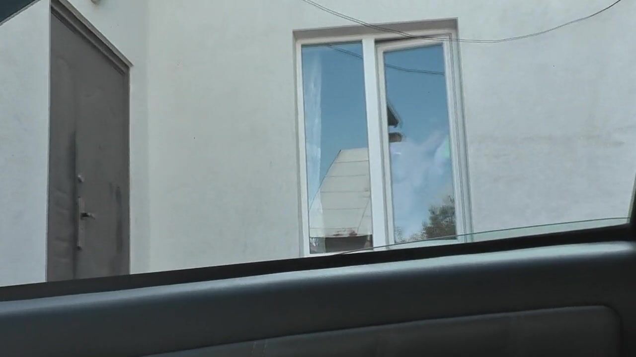 Любительское порно: Минет через окно машины