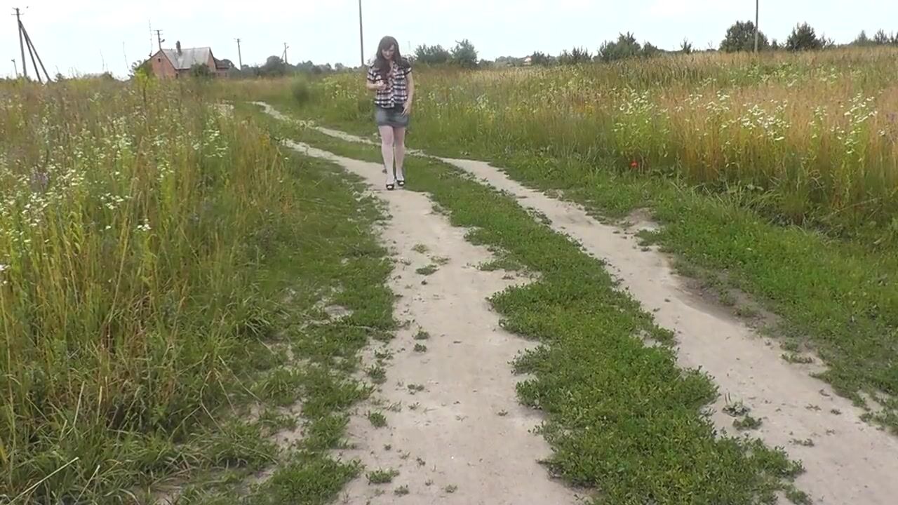 Волосатая пися на природе: порно видео на riosalon.ru
