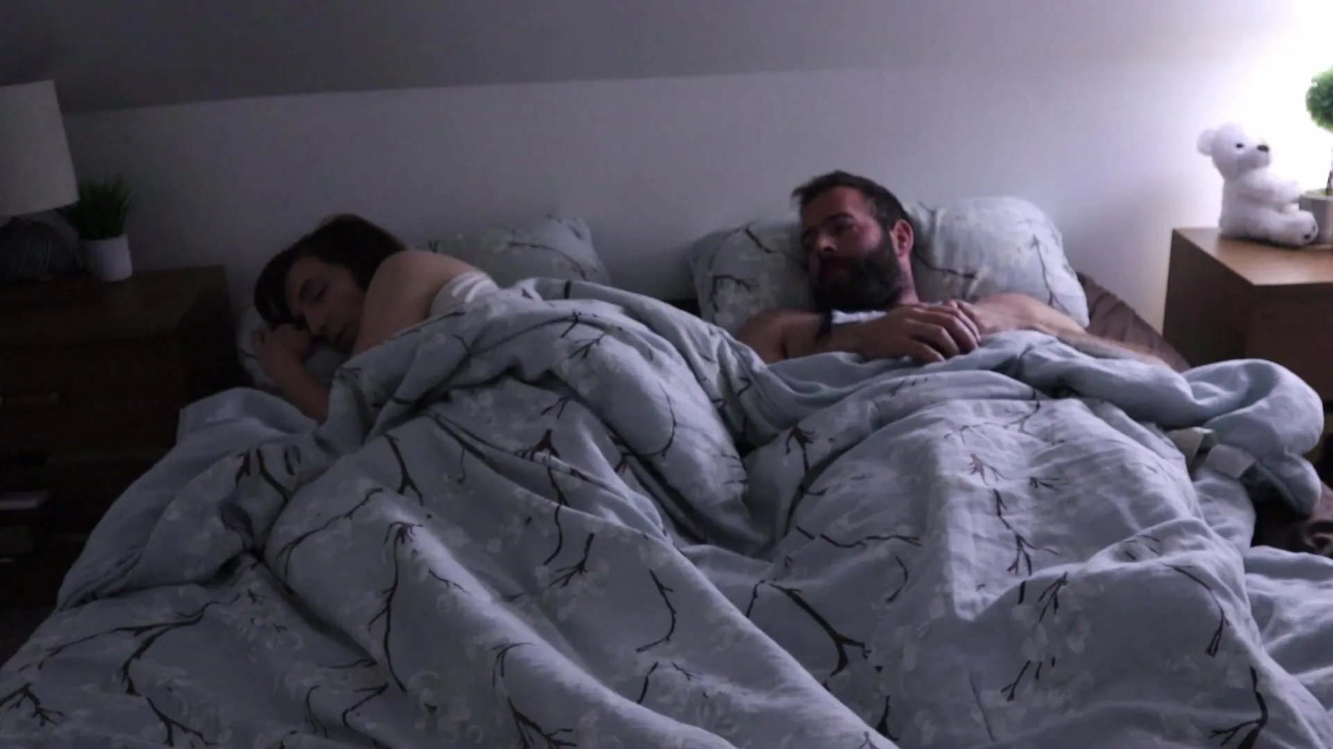 Unplanned sex sharing bed between Stepson and his Stepmom watch online