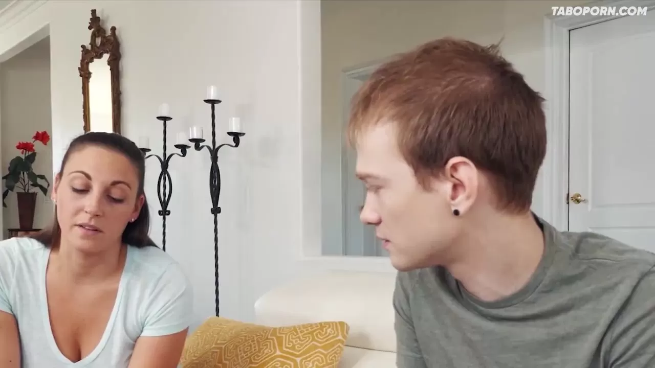 Друзья сына трахают маму - порно видео на massage-couples.ru