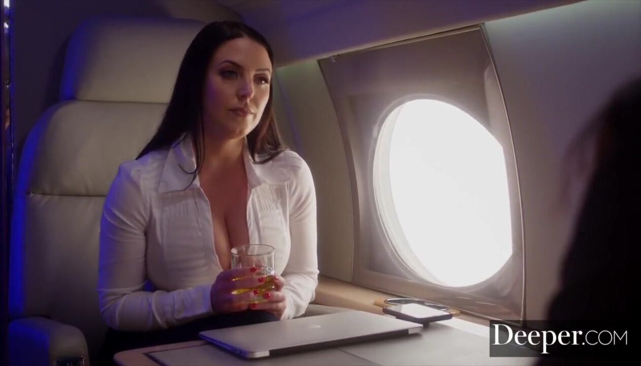 Tiefer. Seth unterwirft sich der Chefin Angela White