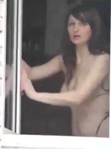Hidden Cam Neighbor Nude - Filmed a naked neighbor as she washes the window watch online