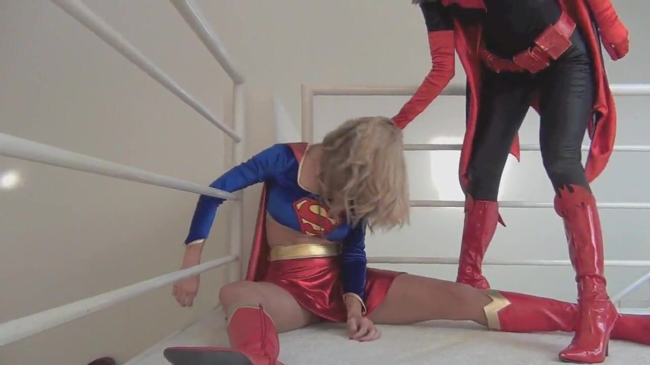 Batwoman...Bitch Slap Supergirl !!!! watch online pic