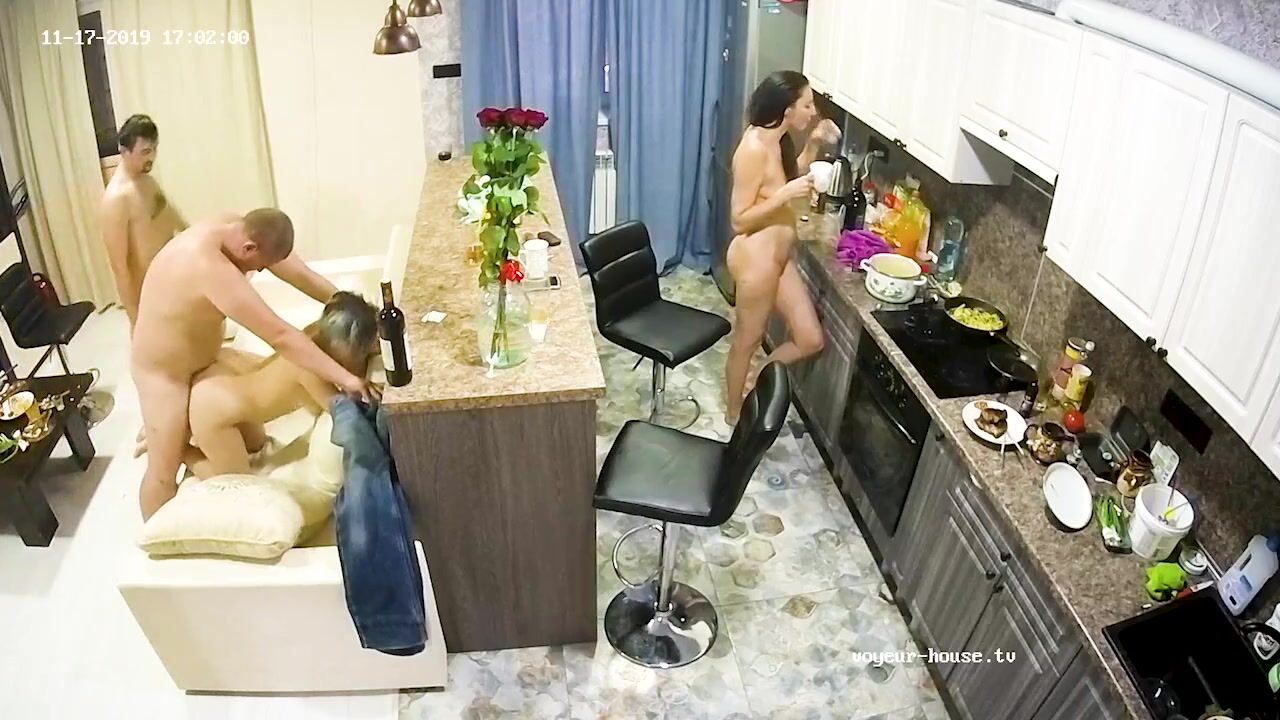 Scambisti adulti amatoriali in appartamento telecamera nascosta guarda online