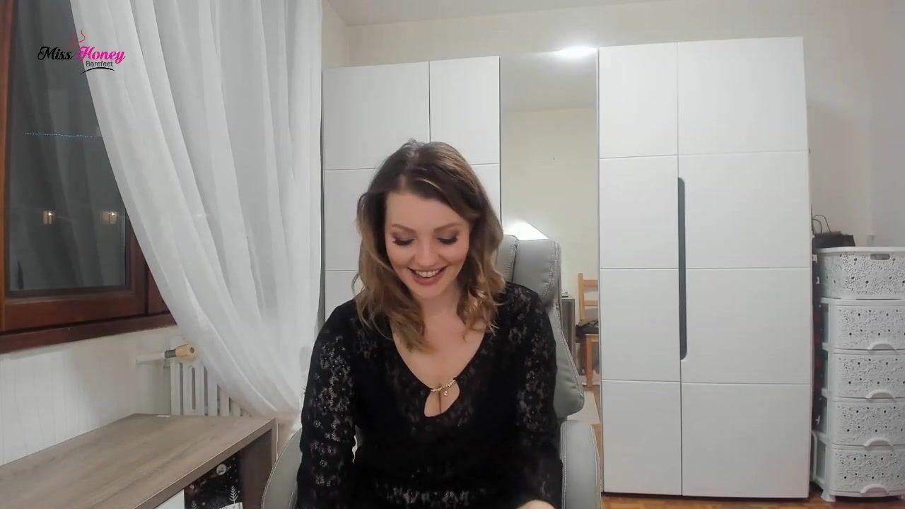 Будь моей покорной шлюхой. miss Honeys LiveCam