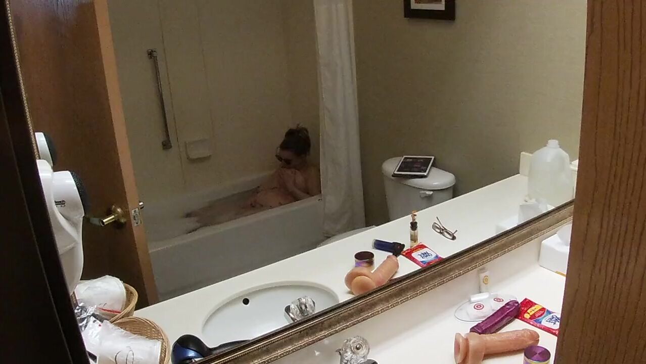 Highandhorny22 ¡¡Bañera de hotel divertida!! ver en línea Foto