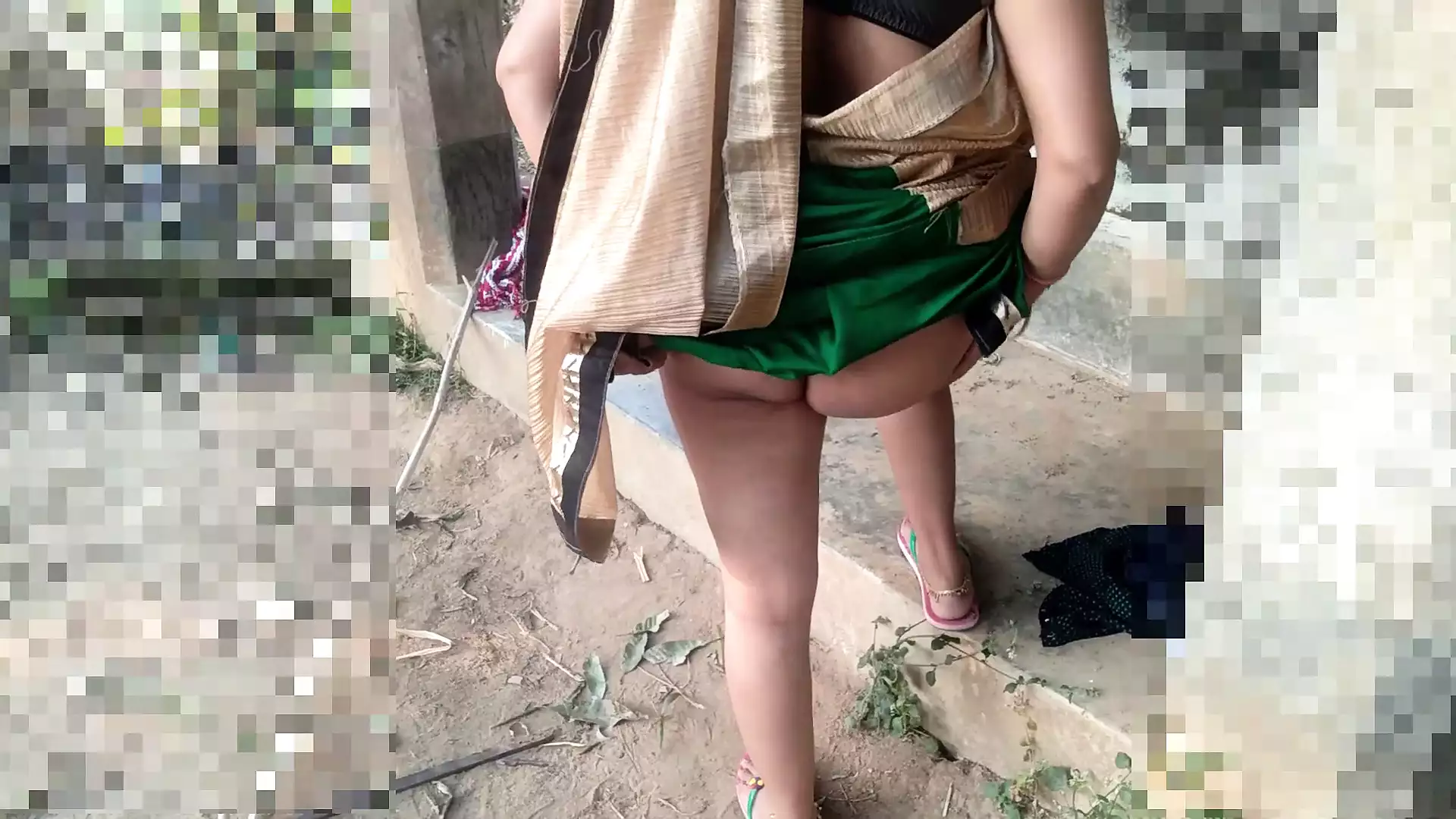 Desi Indian Woman Outdoor Public Big Ass Flashing Compilation assistir online