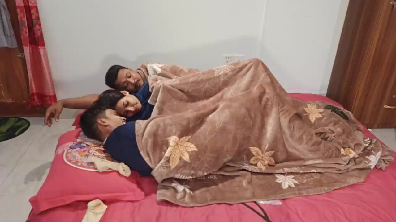 Sleeping Threesome Porn - Hot sexy yaung Girlfriend Pussy Fucked Two man deshi yaung man threesome  porn xvideos watch online