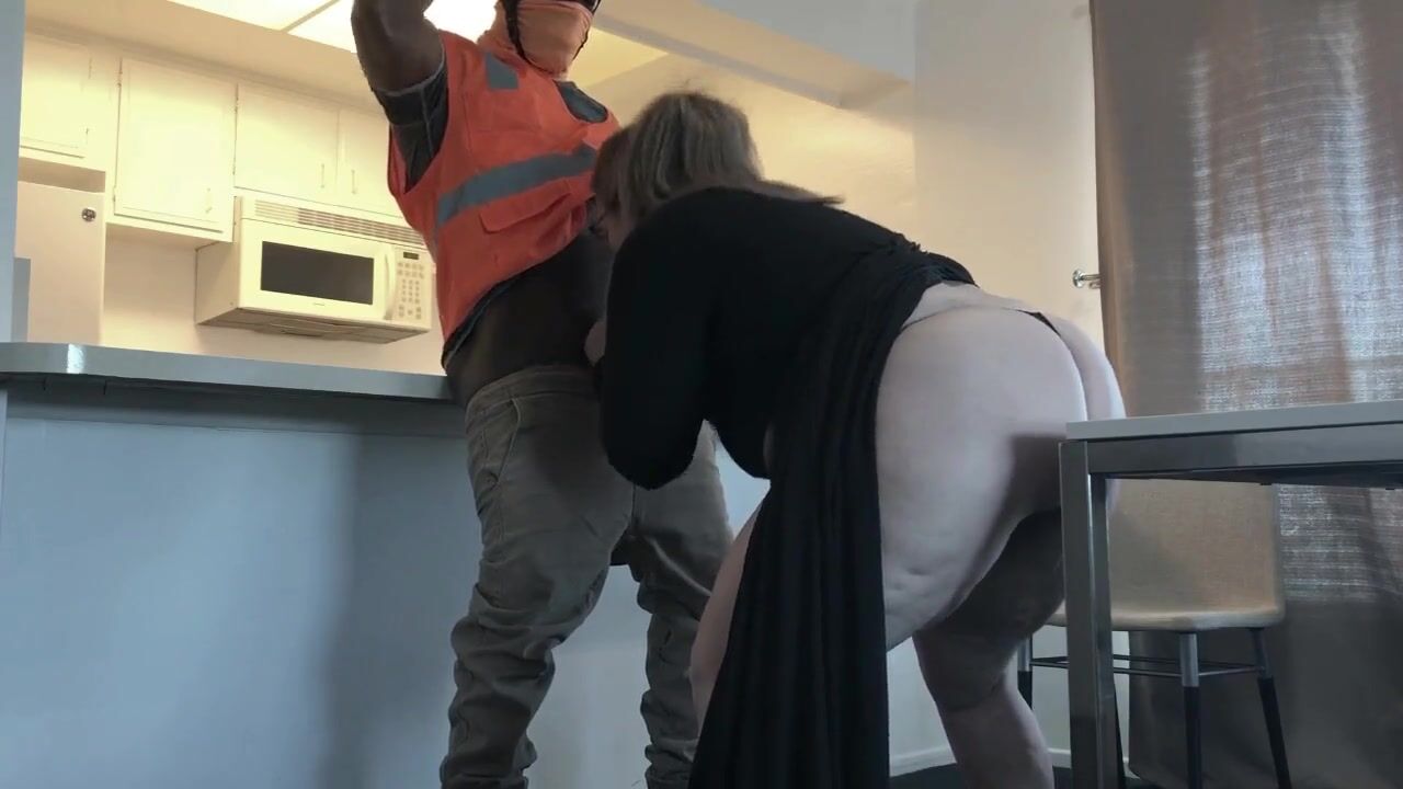 Horny Housewife Cheats With Black Construction Worker watch online