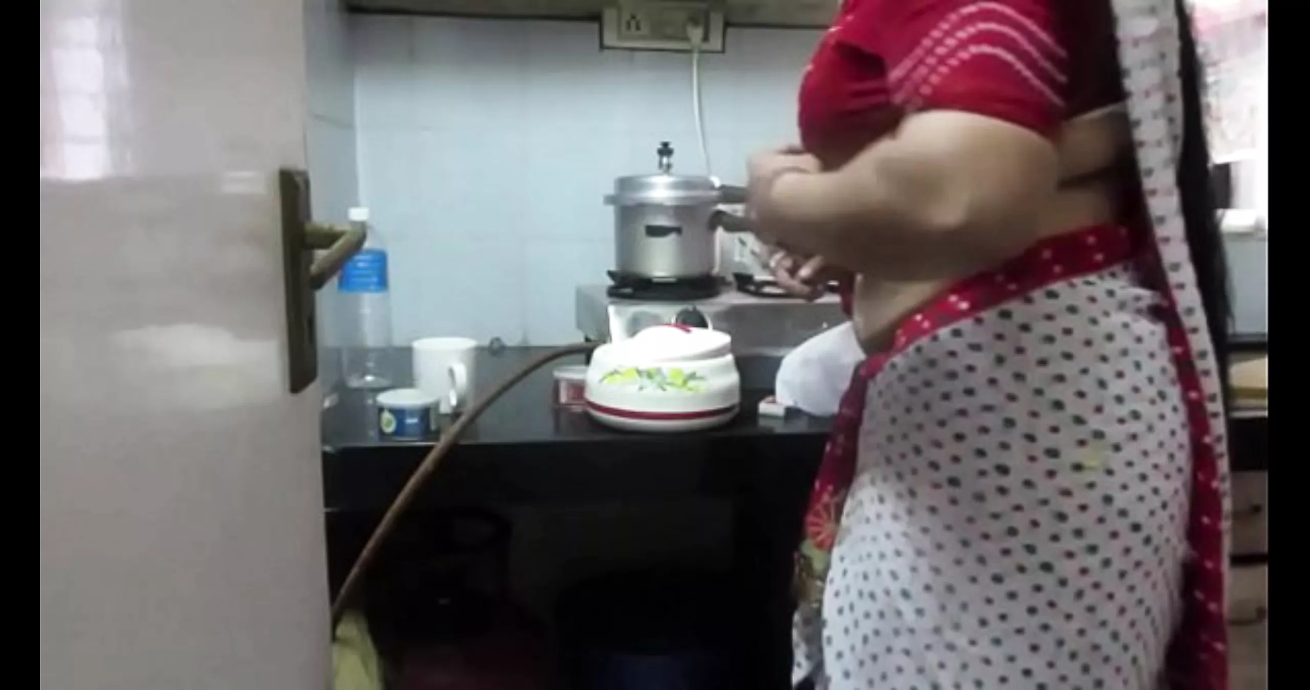 2560px x 1350px - Girlfriend Ki Maa ko Kitchen Me Jabardasti Choda Jab Vo Room Me So Rhi Thi  - Fuck Girlfriend Mom In Kitchen watch online