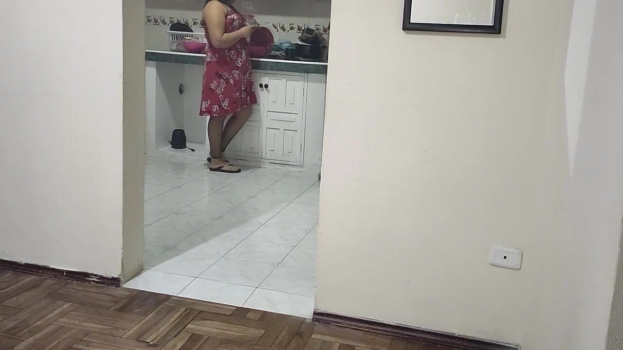 O meu melhor amigo fode a mulher do meu melhor amigo enquanto ela está na cozinha Que boa mulher ela tem assistir online