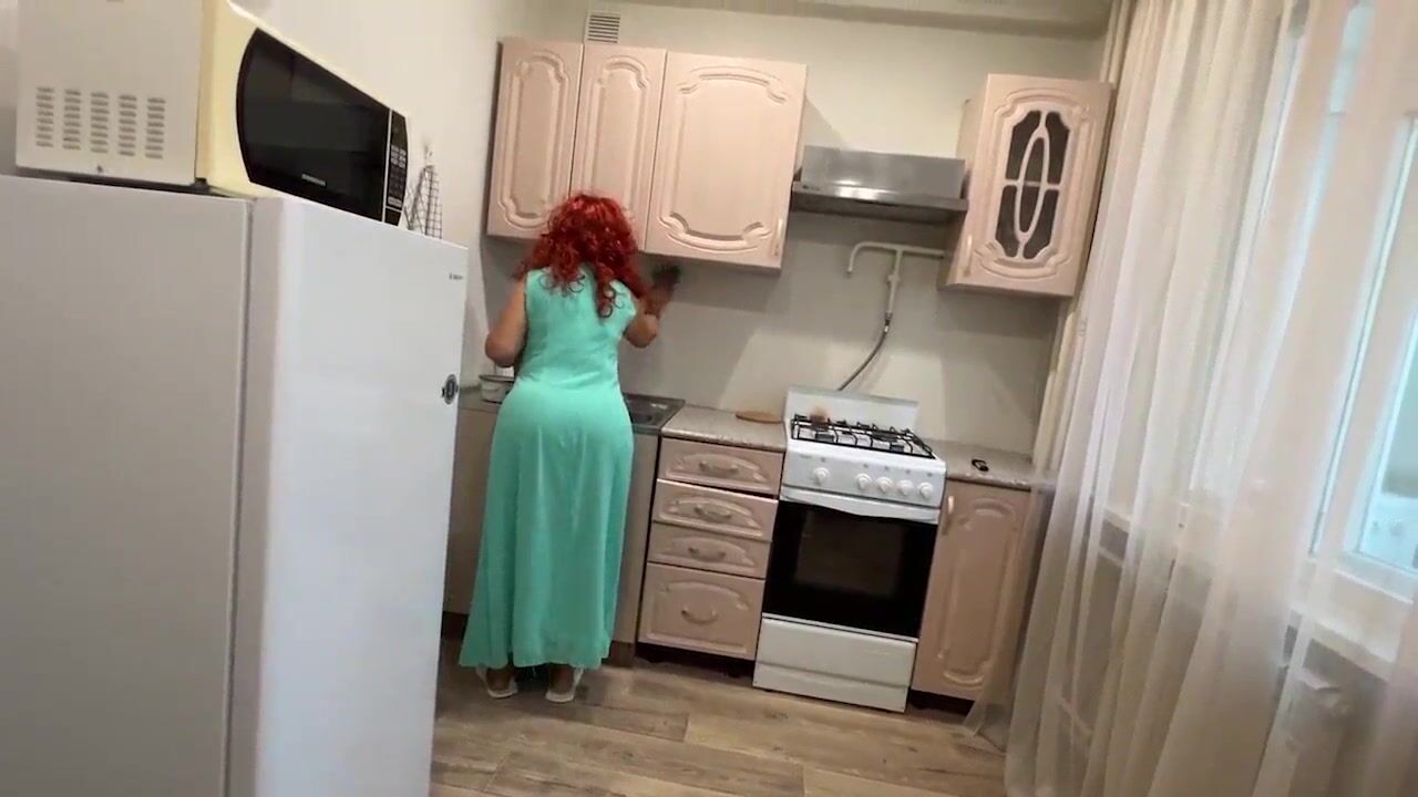 Mom with a big ass satisfied her son with her anal in the kitchen watch online pic photo