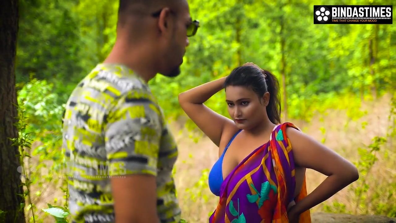 Indian desi Erotic Desi Bhabhi Sucharita Fucks in the jungle openly outdoor ( Hindi Audio ) watch online billede