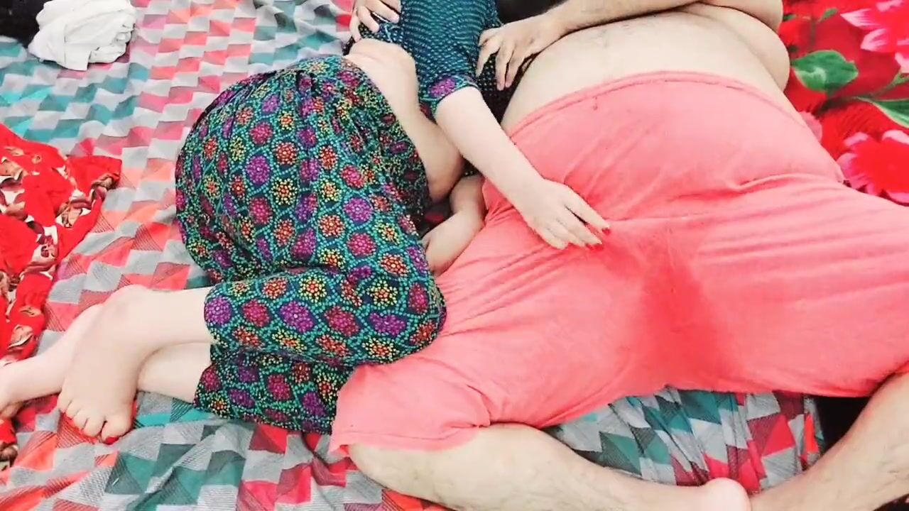 Anal Of Pakistani Mom - XXX Pakistani Mom And StepDad Real Sex And Romance In The Early Morning On  The Bed With Clear Hindi Audio watch online
