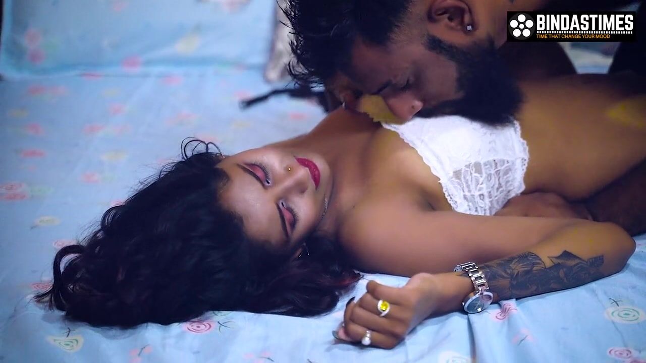 Desi Indian Hot Sudipa mast honeymoon thukai paharo me ( Hindi Audio ) watch online image