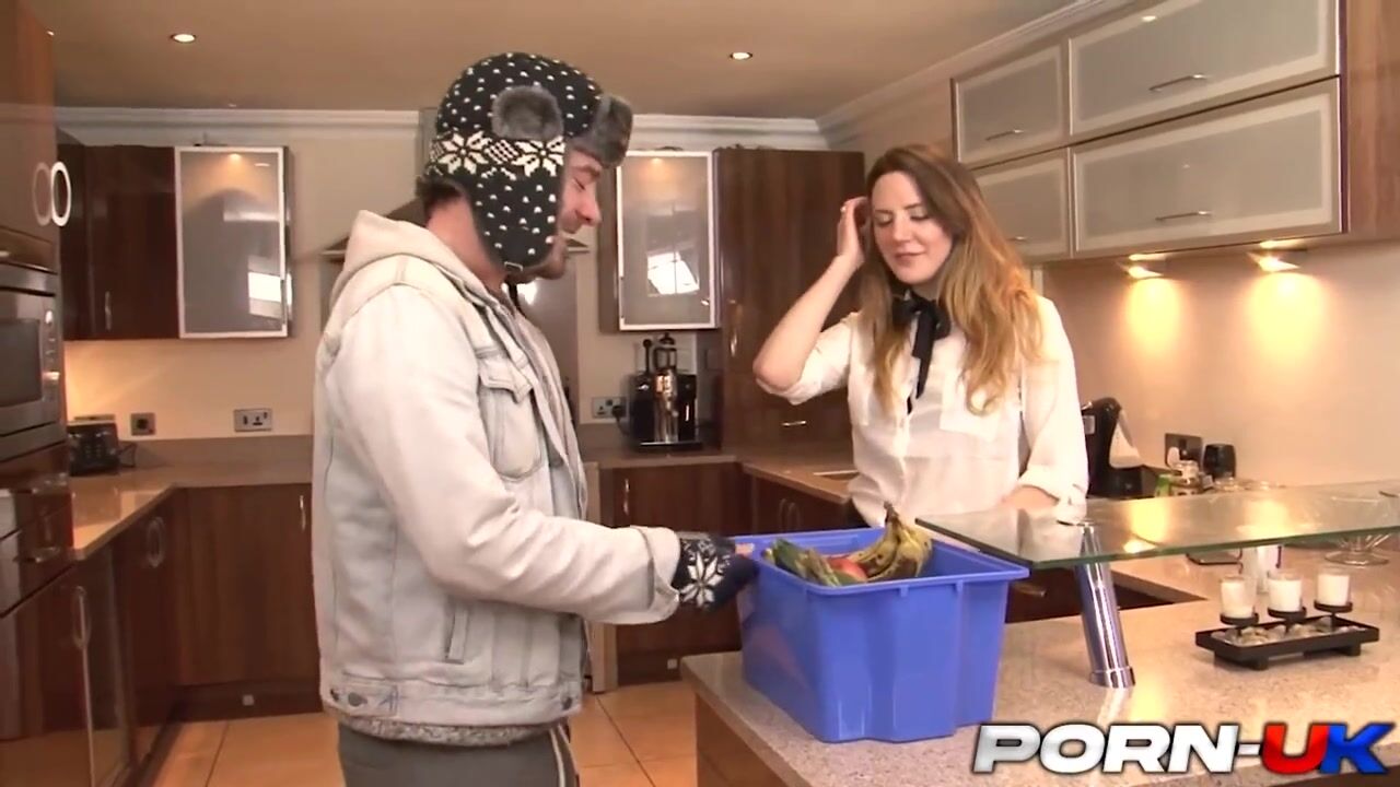 Cheating UK Wife Samantha Bentley Blows and Fucks The Delivery Guy watch online