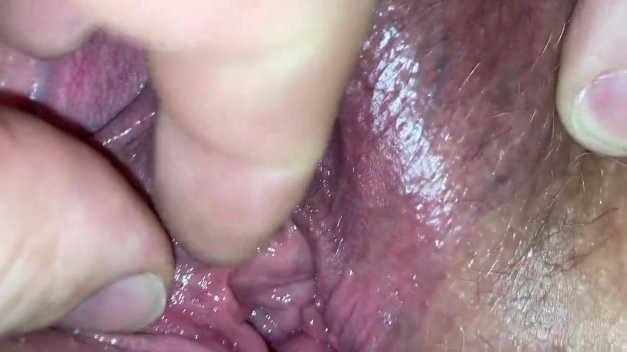 chubby wife close up fingering