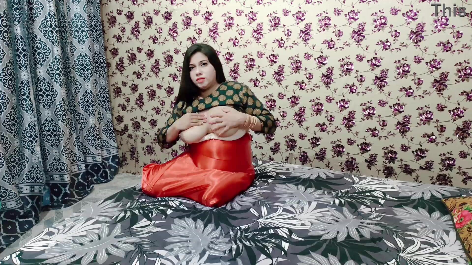 Bhabhi Red Saree Xxx - Hot Indian bhabhi shows big natural boobs in red silk saree with dirty  hindi talk watch online