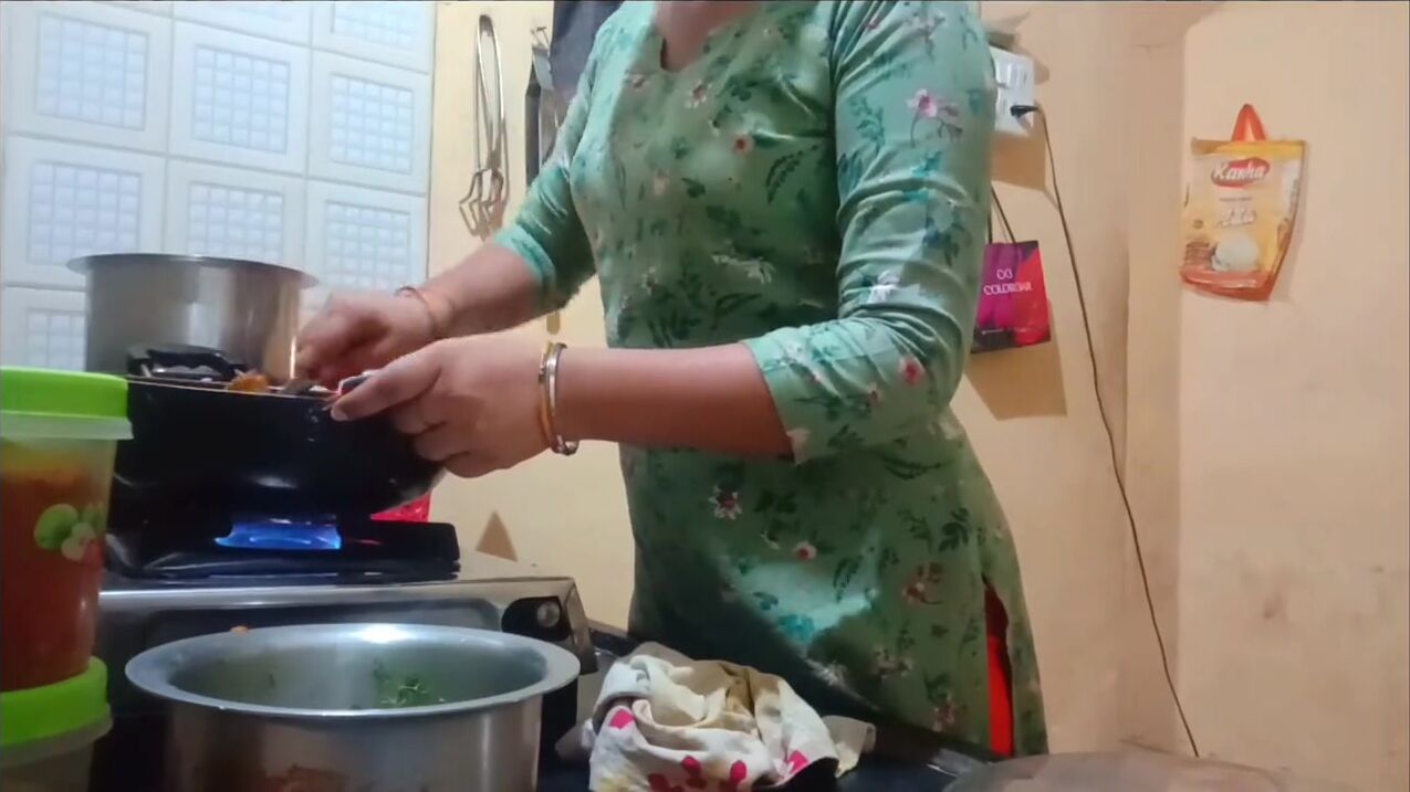 Indian hot wife got fucked while cooking in kitchen watch online picture