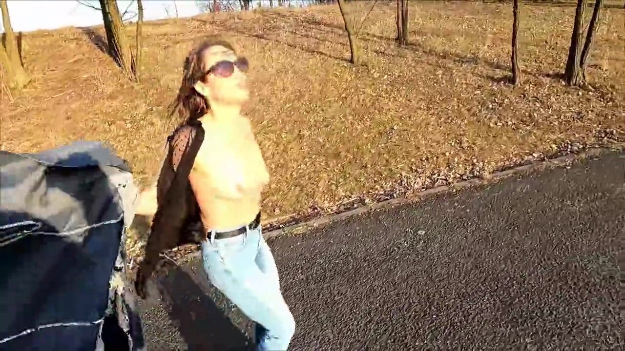 She pee through pants and flashing in a public park watch online