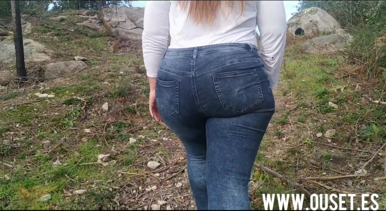 Big Ass Beautiful Girl is Fucked in Public Place watch online