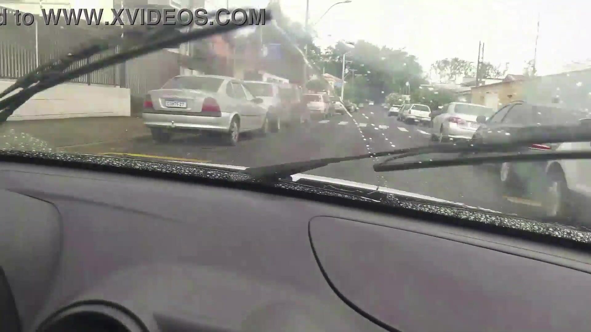 Motorista de Uber gozou na boca da passageira que pagou a corrida com  boquete - Completo no RED e no Sheer watch online