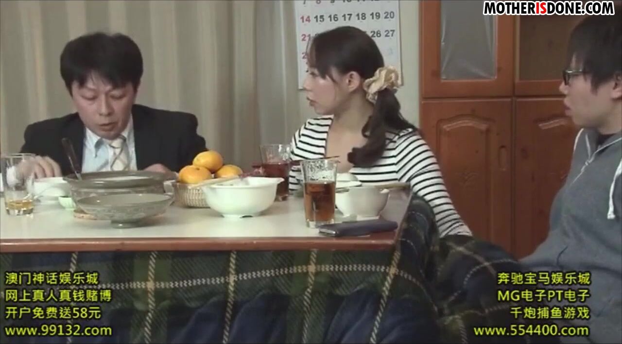 Sex Of Mother With Son On Dining Table - Japanese family dinner watch online