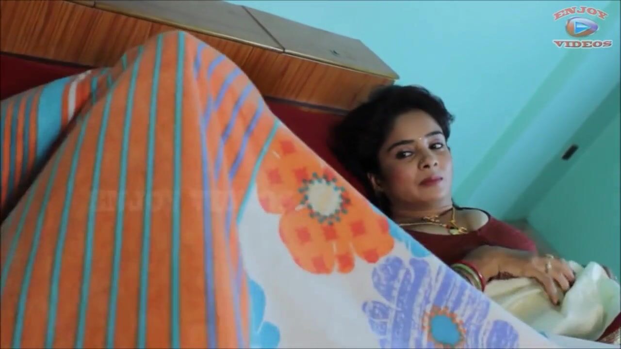 Desi Bhavi Xxx Video - Akeli Pyasi Jawan Bhabhi XXX Desi Bhabhi Urdu Cheating Bollywood Story two  watch online