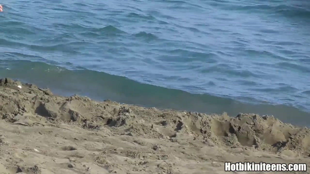 Hot Bikini Teens Beach Voyeur Bikini Spy Close-Up 4K UHD Video 27 guarda online