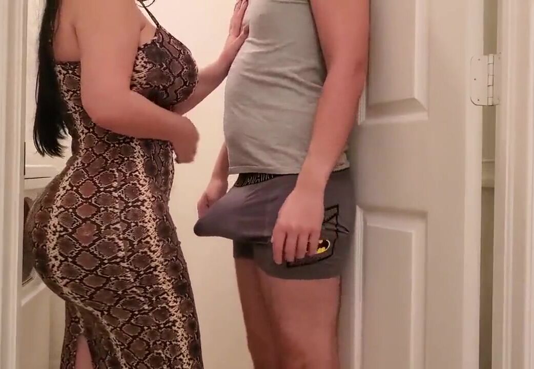 Stepmom Ass Porn - Big ass stepmom fucked in laundry room watch online