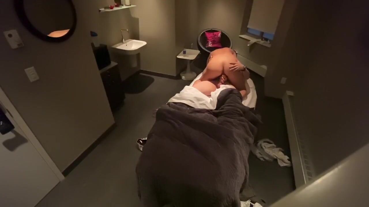 Il massaggio asiatico in hotel WMAF termina con una scopata a lieto fine guarda online Immagine